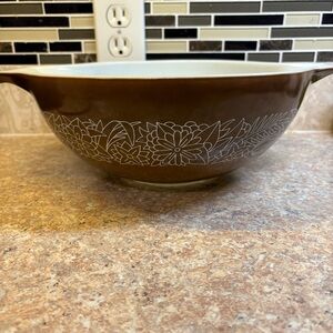 Pyrex | Set of 2 Tan/Brown Woodland Nesting Mixing Bowls